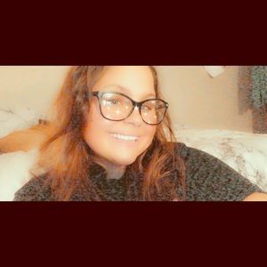 Meet your Posher, Demi